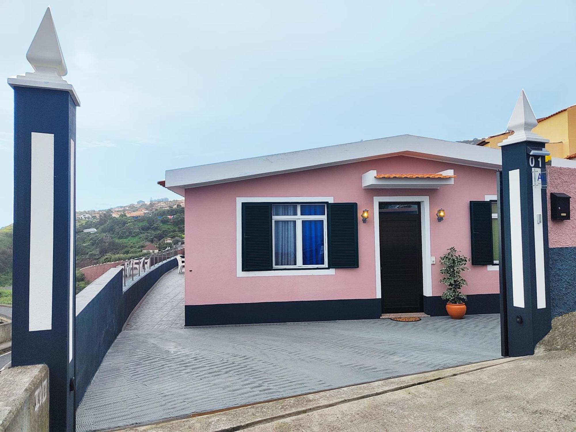 Gateone Al Airport View House Villa Machico  Exterior foto