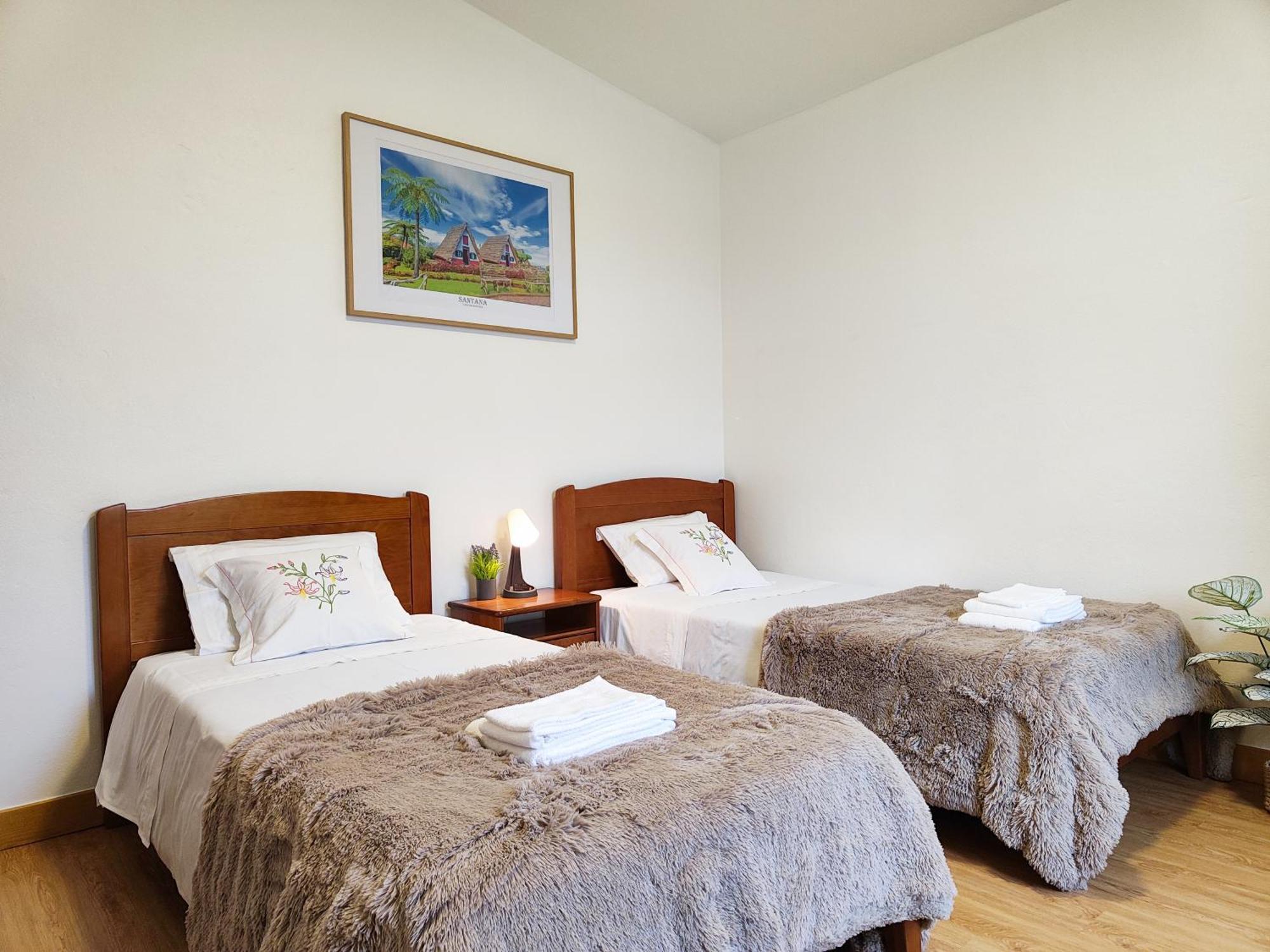 Gateone Al Airport View House Villa Machico  Exterior foto