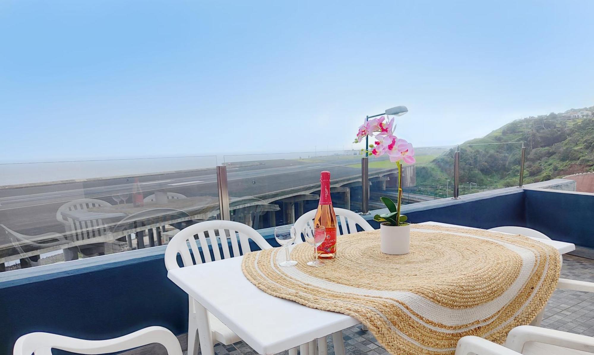 Gateone Al Airport View House Villa Machico  Exterior foto