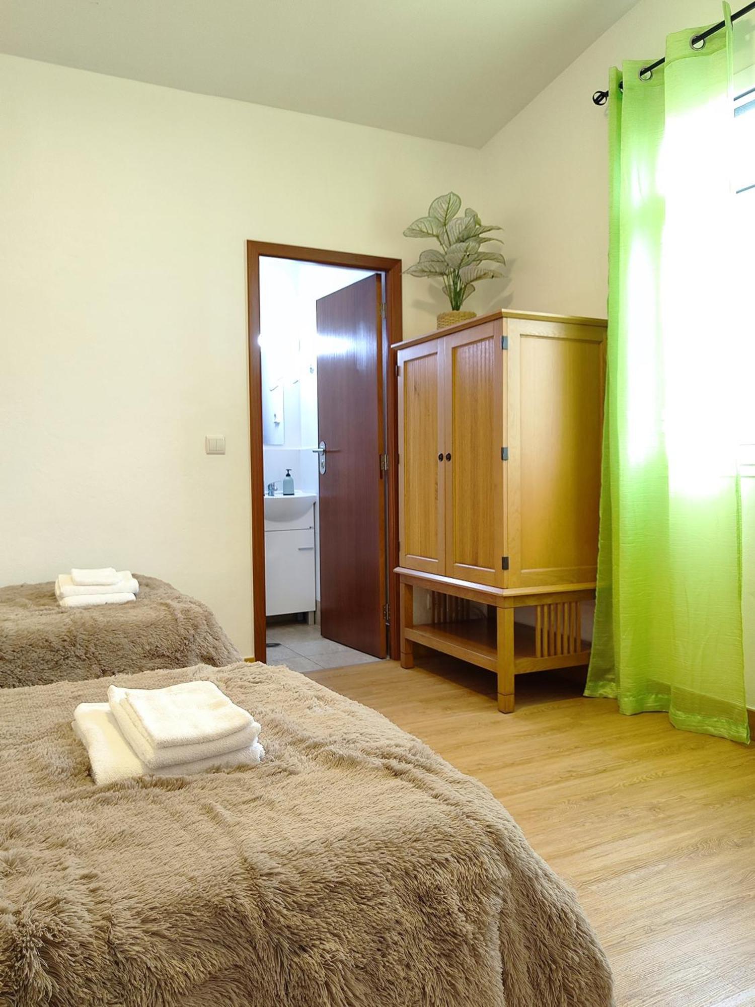 Gateone Al Airport View House Villa Machico  Exterior foto