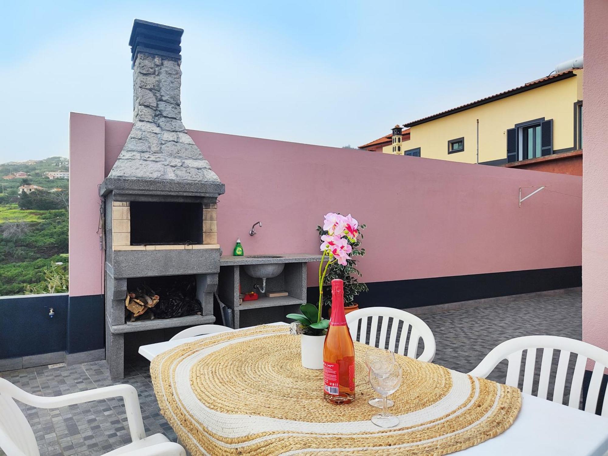 Gateone Al Airport View House Villa Machico  Exterior foto